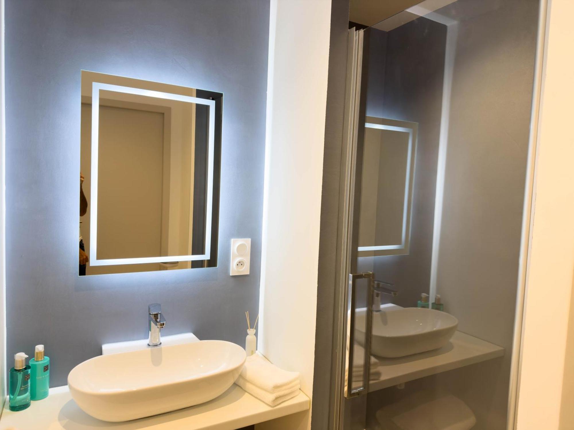 Les Suites Du 13 Aigues-Mortes Ngoại thất bức ảnh