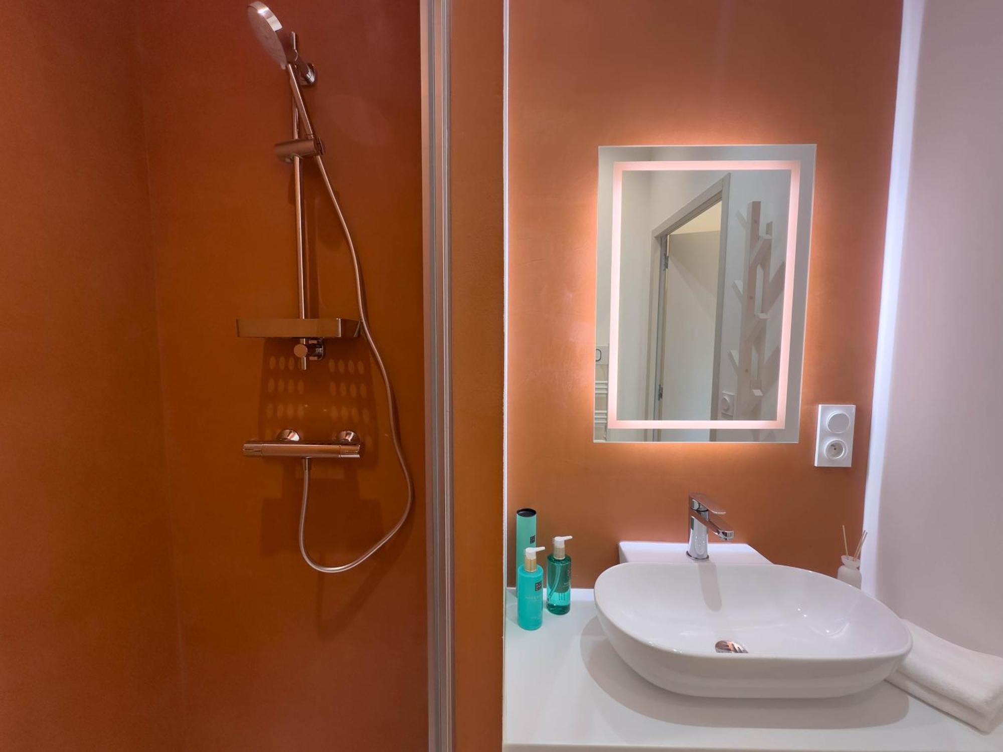 Les Suites Du 13 Aigues-Mortes Ngoại thất bức ảnh