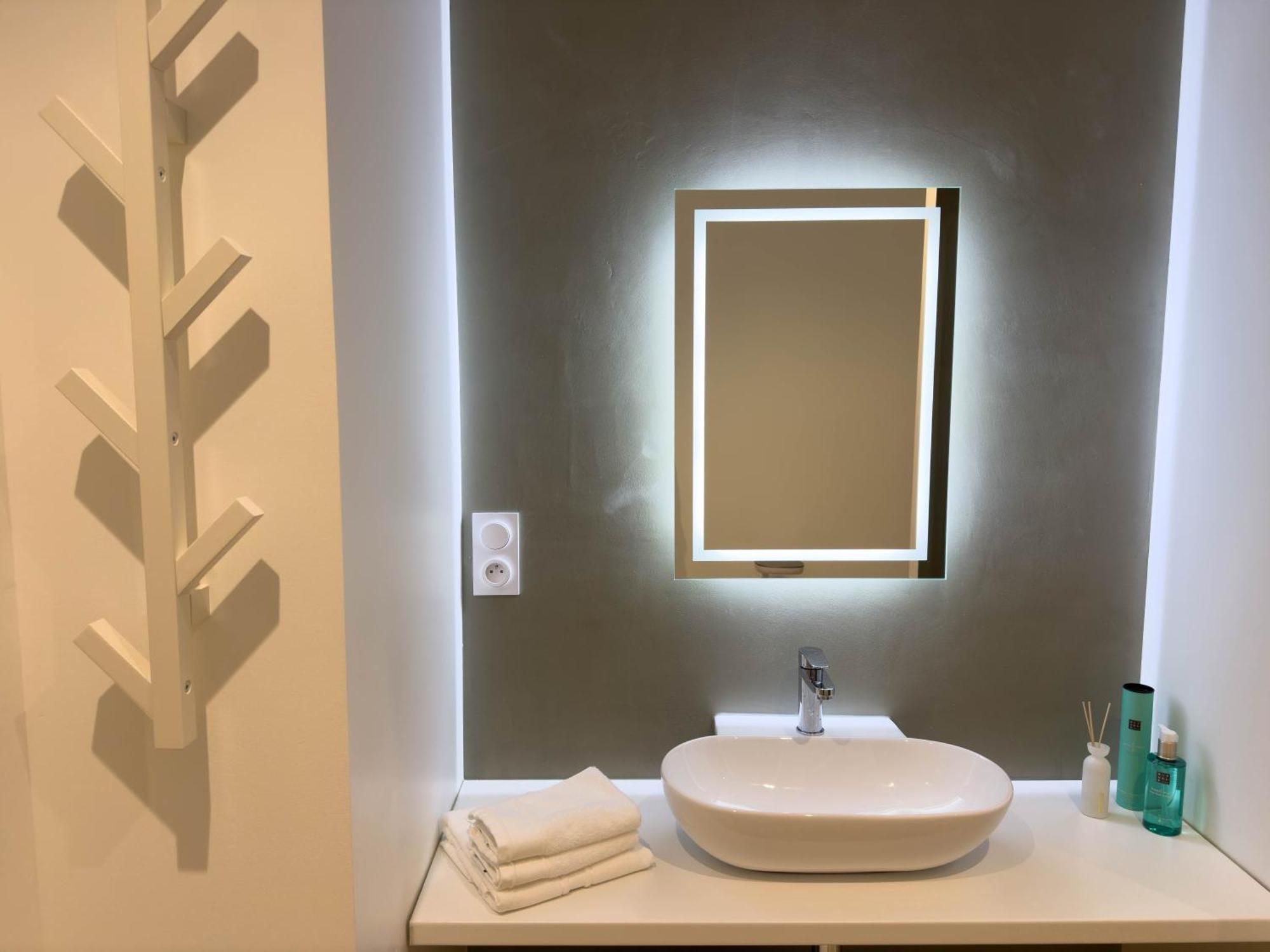 Les Suites Du 13 Aigues-Mortes Ngoại thất bức ảnh