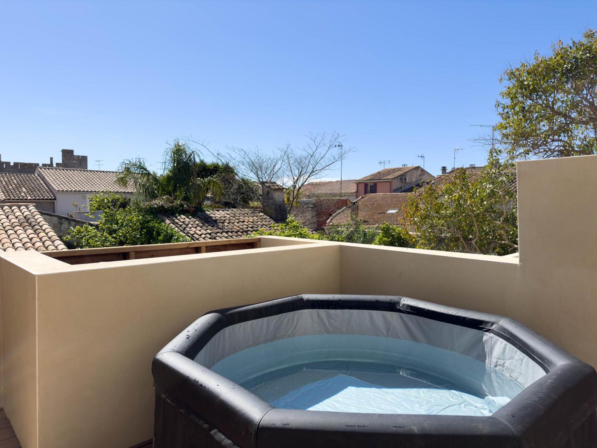Les Suites Du 13 Aigues-Mortes Ngoại thất bức ảnh